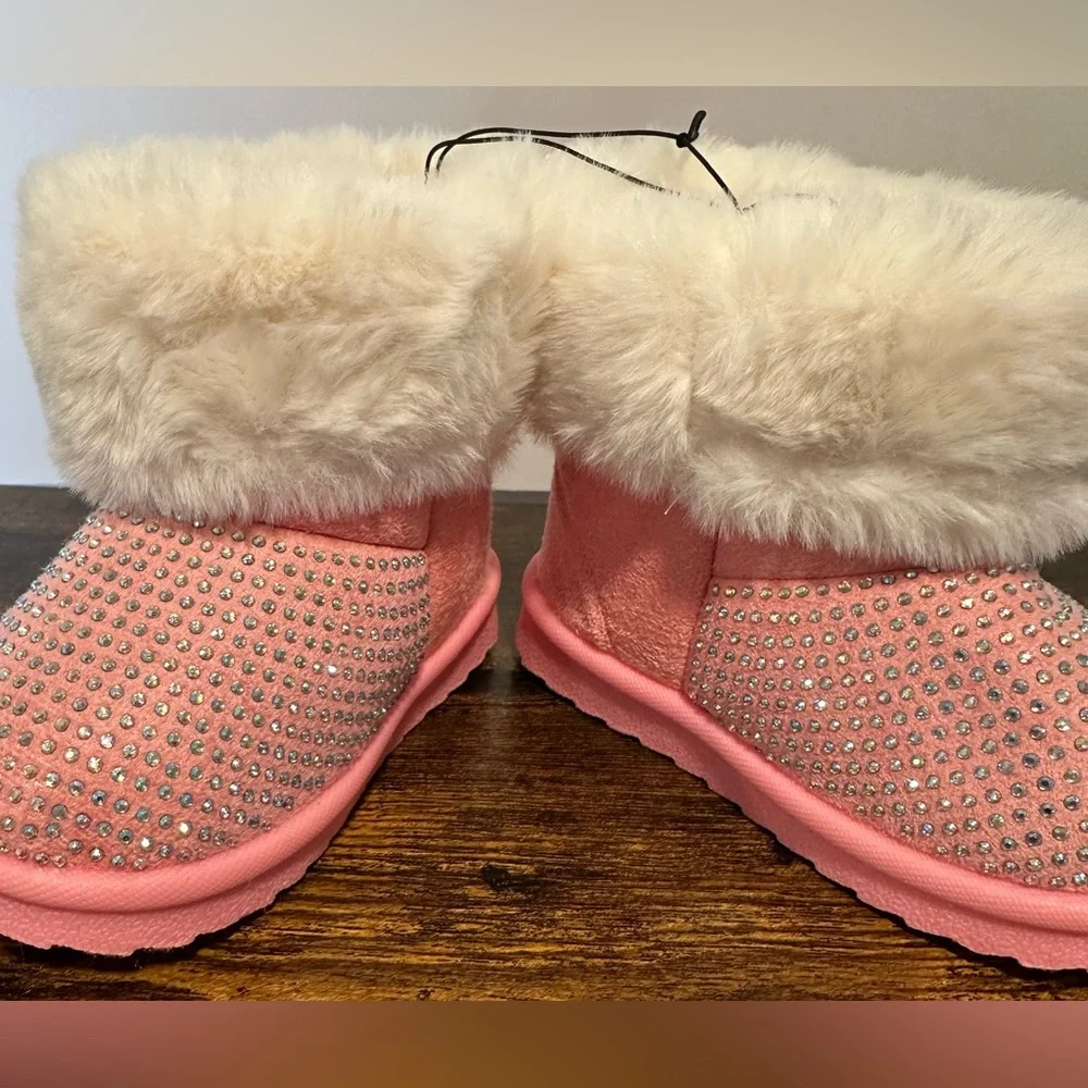 Olivia Miller Girl Toddler Girls Rhinestone Winter Boots NWT Size 6